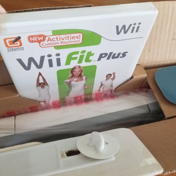 Wii Fit Plus Workout Exercise Unit NWTO - Picture 7 of 7